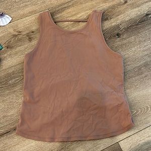 Lululemon tank with open back
